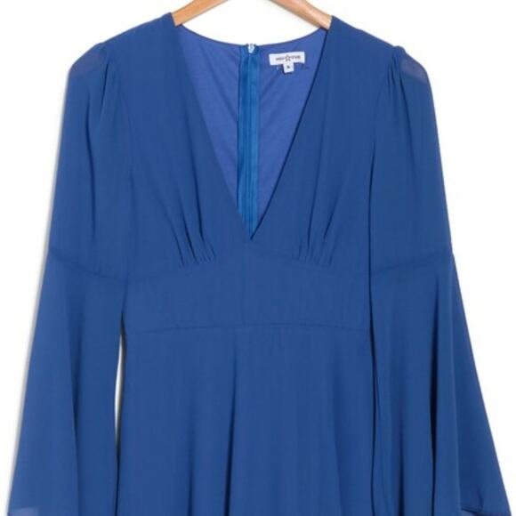 Rent the Runway Area Stars Maggie Bell Sleeve Dress  NWT Size Medium - Picture 3 of 3